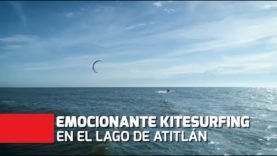 Emocionante kitesurfing en el lago de atitán
