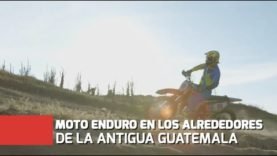 Moto enduro en los alrededores de la antigua